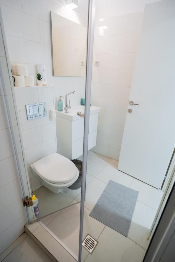 One Bedroom Flat In Bucharest'S Historic District Екстериор снимка
