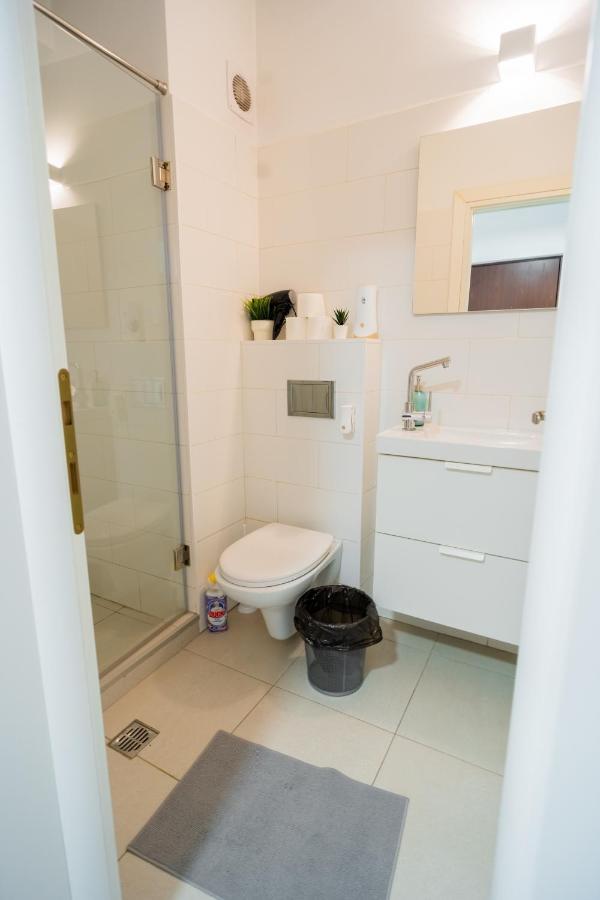 One Bedroom Flat In Bucharest'S Historic District Екстериор снимка