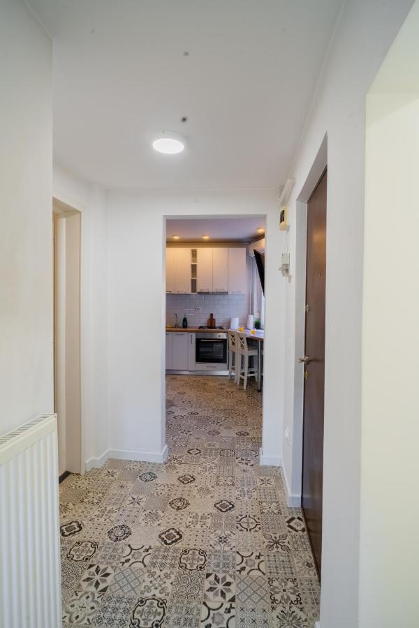 One Bedroom Flat In Bucharest'S Historic District Екстериор снимка