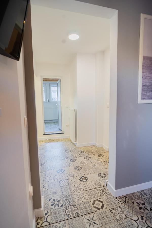 One Bedroom Flat In Bucharest'S Historic District Екстериор снимка