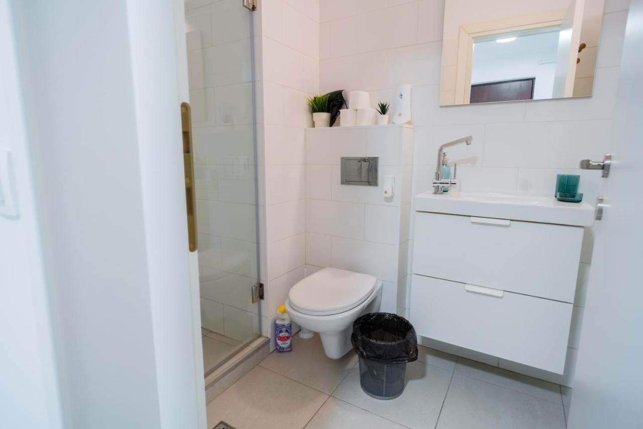 One Bedroom Flat In Bucharest'S Historic District Екстериор снимка