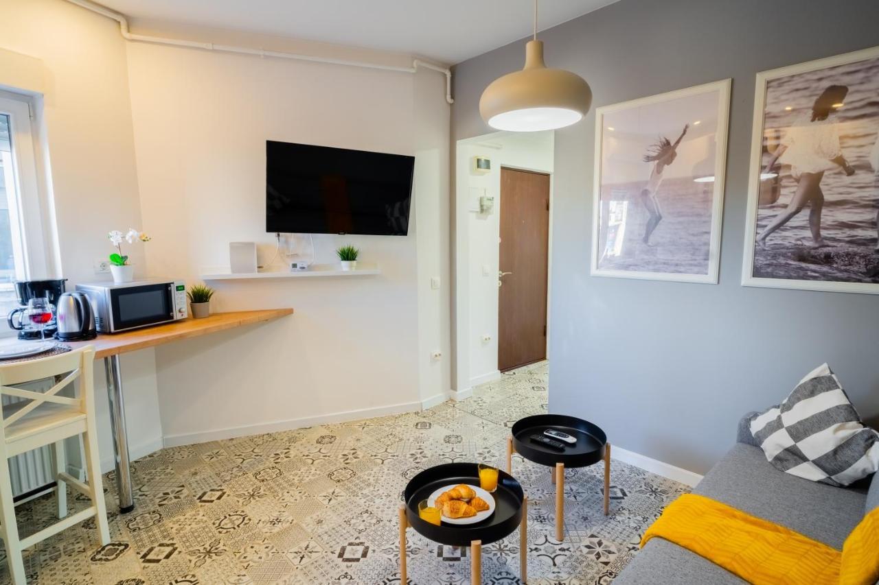 One Bedroom Flat In Bucharest'S Historic District Екстериор снимка