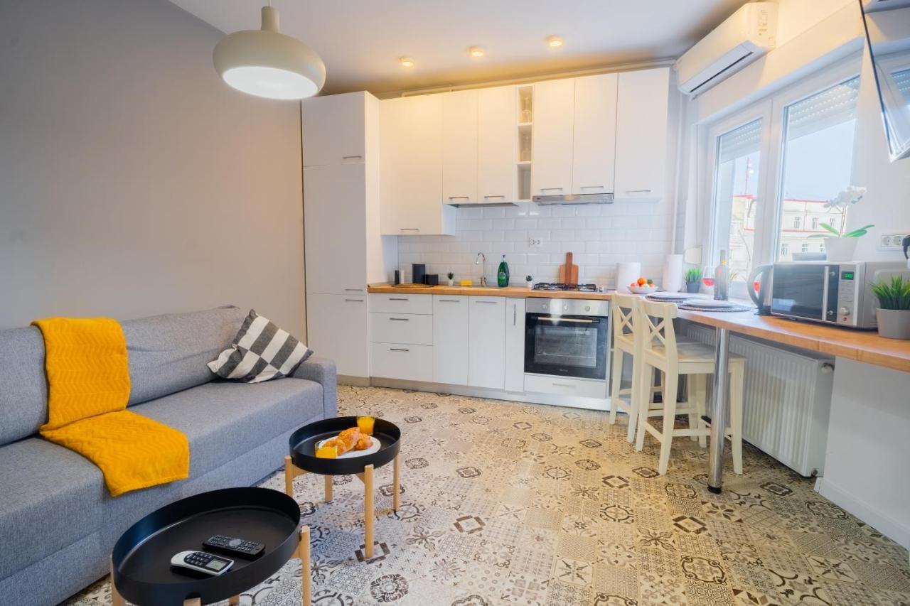 One Bedroom Flat In Bucharest'S Historic District Екстериор снимка